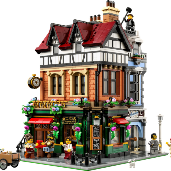 Eckhaus im Tudorstil 10350 | LEGO® Icons | Offizieller LEGO® Shop DE
